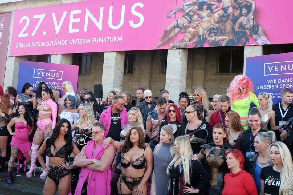 Hoog bezoek: Deze reality‑ster verschijnt als verrassingsgast op de erotiekbeurs Venus 2025