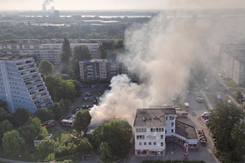 Die Rauchwolke zog über mehrere Stadtteile.
