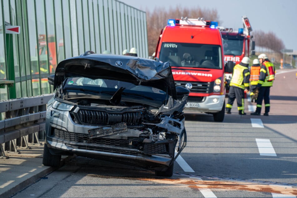Der Škoda-Fahrer konnte nicht mehr rechtzeitig bremsen und krachte auf den Cupra.