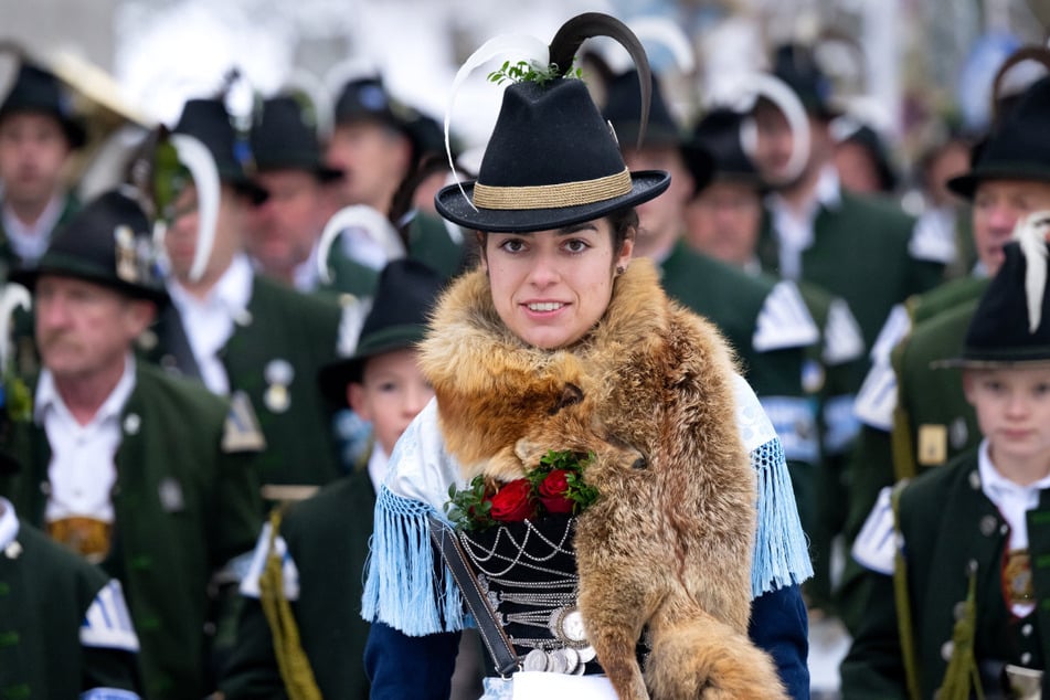 Mit einem Gedenkgottesdienst und einer Kranzniederlegung erinnern die Teilnehmer an den Aufstand der bayerischen Bevölkerung gegen die habsburgische Besatzung.