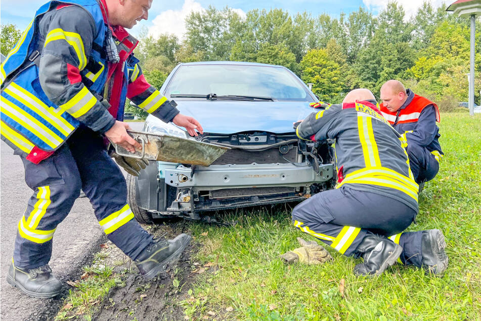 Der Rentner fuhr über das Klinikgelände und beschädigte seinen Toyota im vorderen Bereich.