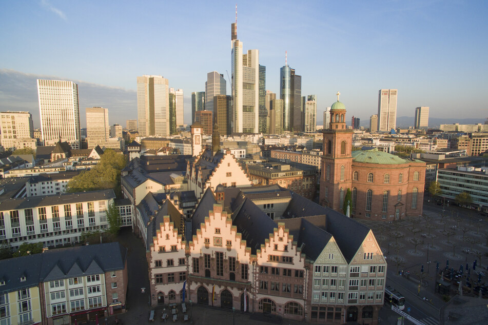 Frankfurt: Unverhoffter Geldsegen für die Bankenstadt: Frankfurts Haushaltsjahr mit Rekord-Überschuss