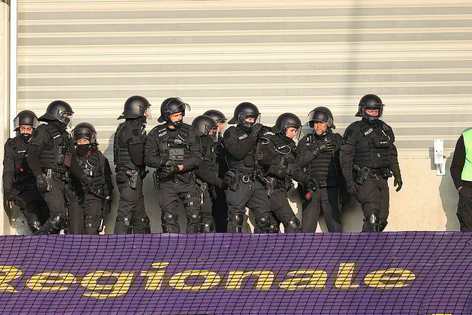 Aufgrund der Rivalität zwischen den beiden Teams rüstet sich die Polizei für den Ernstfall.