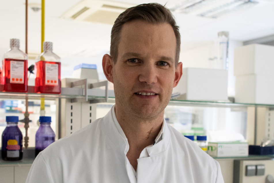  Professor Hendrik Streeck (42), Direktor des Institut für Virologie an der Uniklinik in Bonn. 