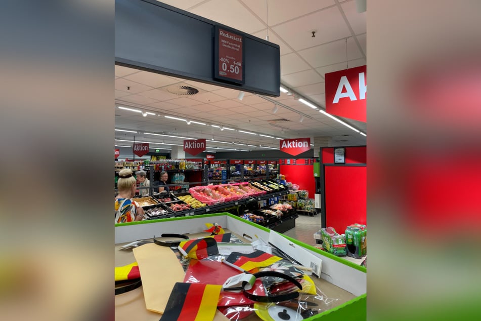 Bei ALDI kommen Schnäppchenjäger und Fußballfans mit Rabatten von 50 Prozent auf ihre Kosten.