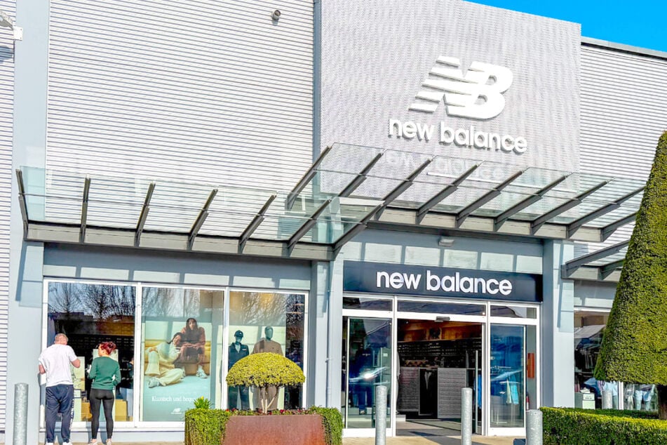 In diesem Outlet-Center bekommt Ihr Sneaker jetzt mit bis zu 70 Prozent Rabatt