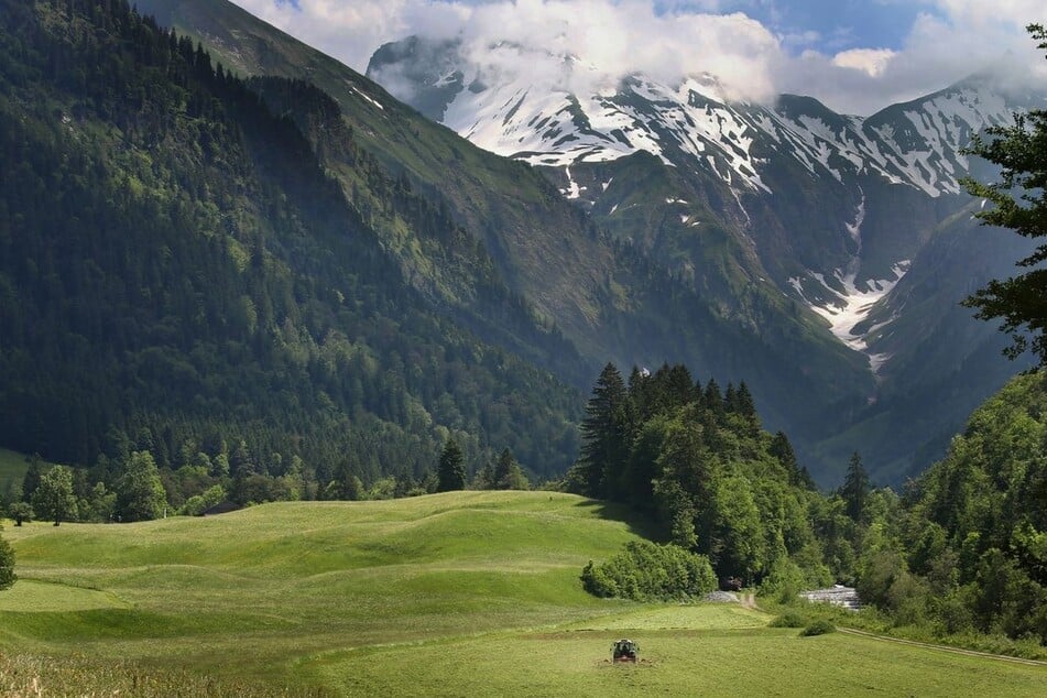 Der Mann aus Bayern war gemeinsam mit einer Begleiterin auf dem Mindelheimer Klettersteig unterwegs, als sich das tragische Unglück ereignete. (Symbolfoto)