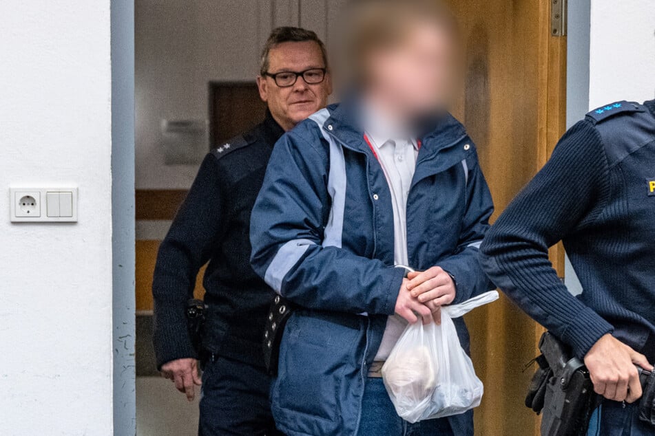 Dem 27-Jährigen wird vorgeworfen, aus einer Tötungsfantasie heraus versucht zu haben, eine Pizzabotin zu erstechen.