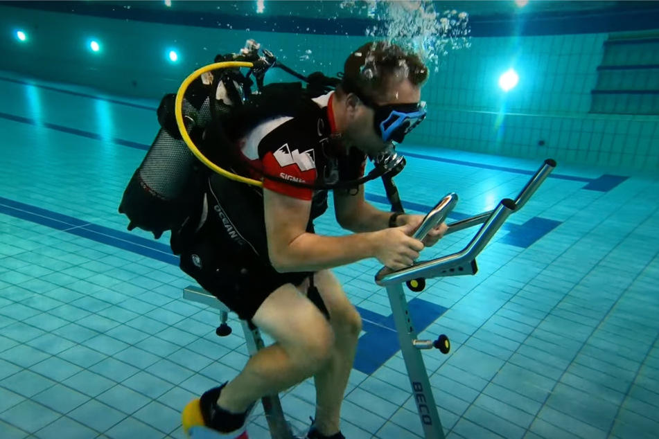 So wie hier im Training wird der Schauplatz für den Unterwasser-Cycling-Weltrekord in Bruchköbel aussehen.