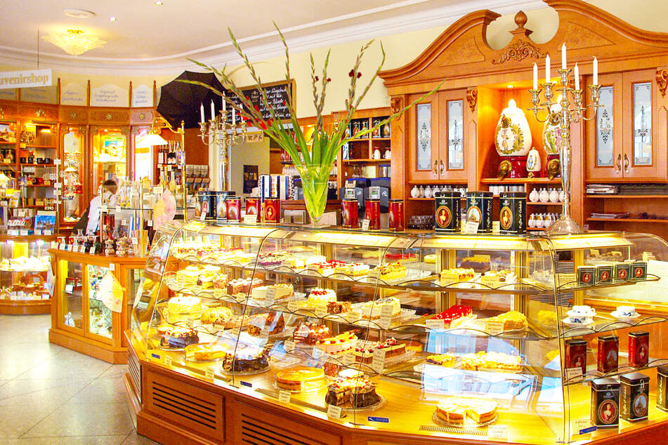 Von Porzellantorte bis Eierschecke: Das Grand Café begeistert alle Süßschnäbel.