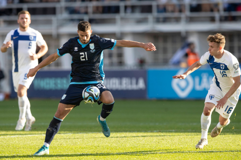 HSV-Profi Anssi Suhonen (22, r.) durfte in seinem sechsten Länderspiel für Finnland gegen San Marino über 90 Minuten ran.