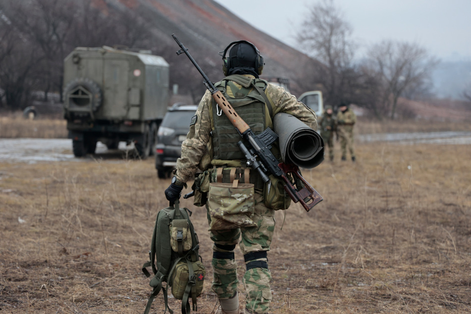 Ukrainische Soldaten haben offenbar den von Russland besetzten Ort Blahodatne befreit.