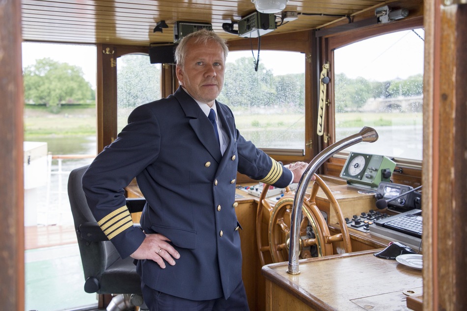 Seit 1988 bei der Weißen Flotte dabei: Andreas Weber (48) ist Kapitän des Personendampfers "Dresden".