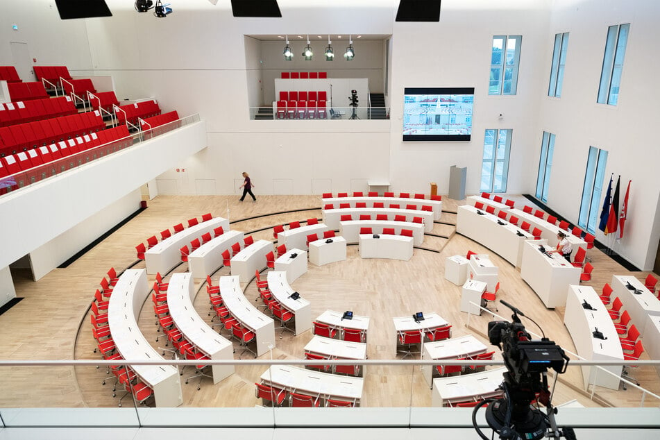 Der Brandenburgische Landtag hat seinen Sitz in der Stadt Potsdam.