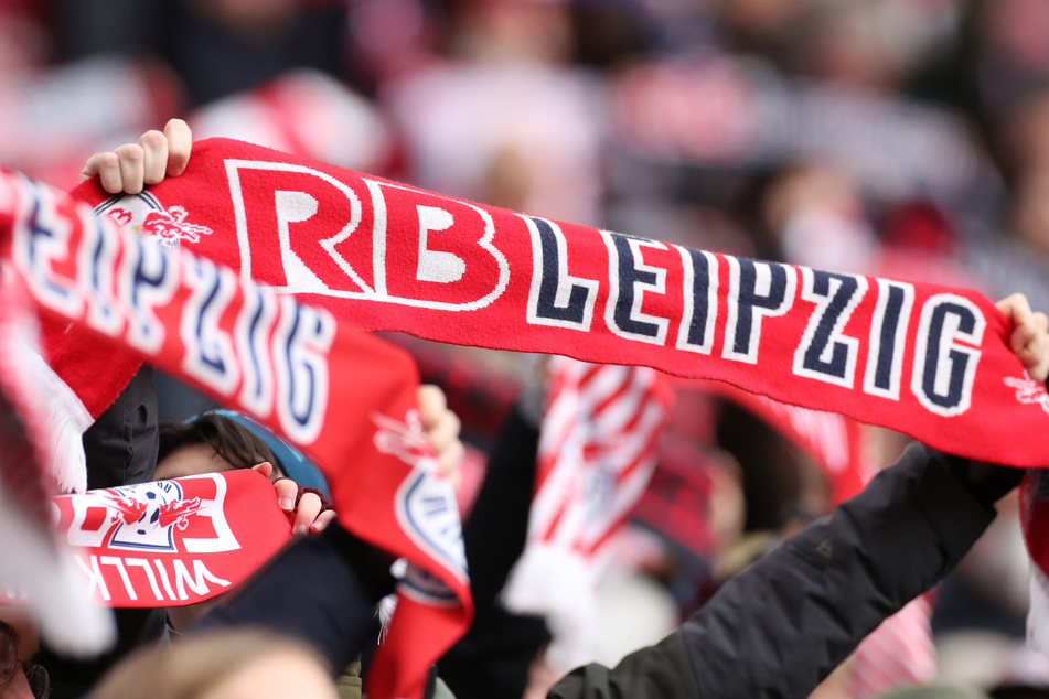 Die Europa-League-Spiele gegen Spartak Moskau fallen aus. RB Leipzig zieht ohne Umwege in die nächste Runde ein, wird die Einnahmen aber wohl spenden.