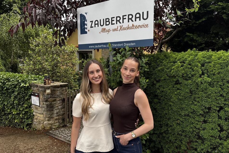 Talia Petermann (22, l.) und Lisa Thauer (22) sind die Dresdner "Zauberfrauen".