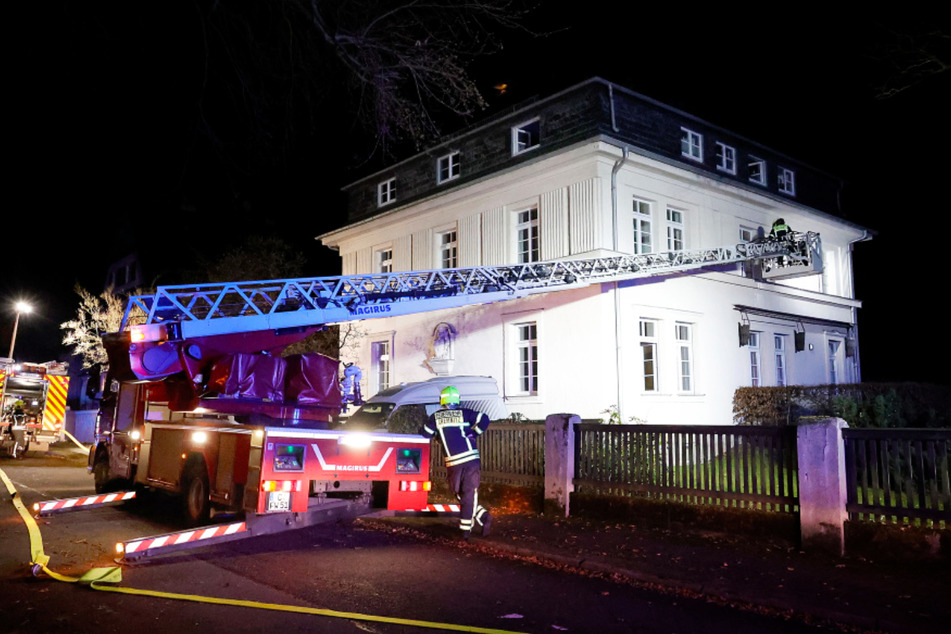 Im Gemeindehaus in der Marschnerstraße war in einer Wohnung ein Brand ausgebrochen.