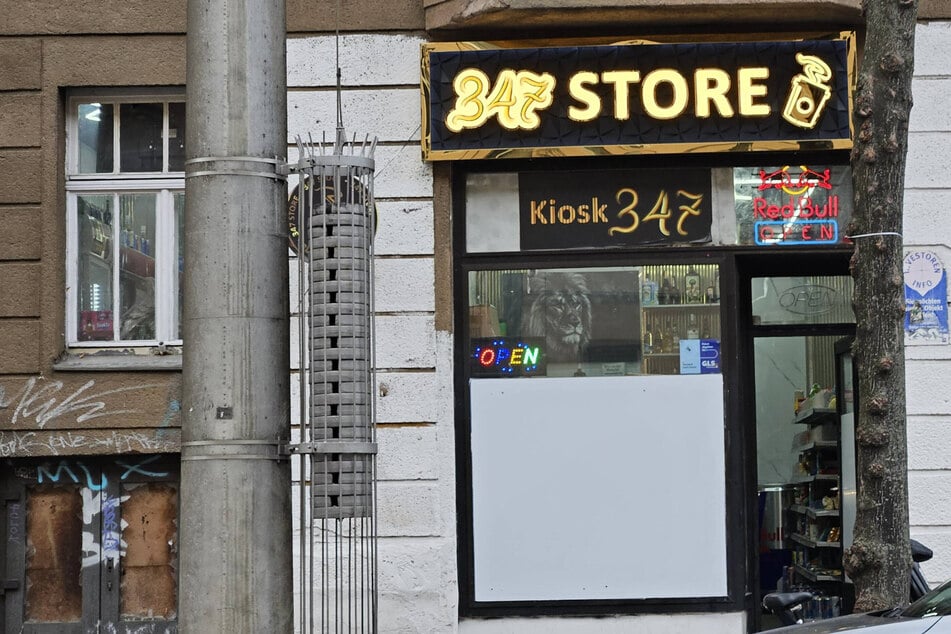 Viele Personen sollen das Geschehen vor dem Kiosk am 17. Oktober wahrgenommen haben. Die Polizei bittet um Hinweise.