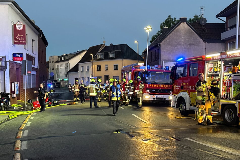 Die Feuerwehr musste am Montagabend zu einem Einsatz in die Königsstraße in Bornheim ausrücken.