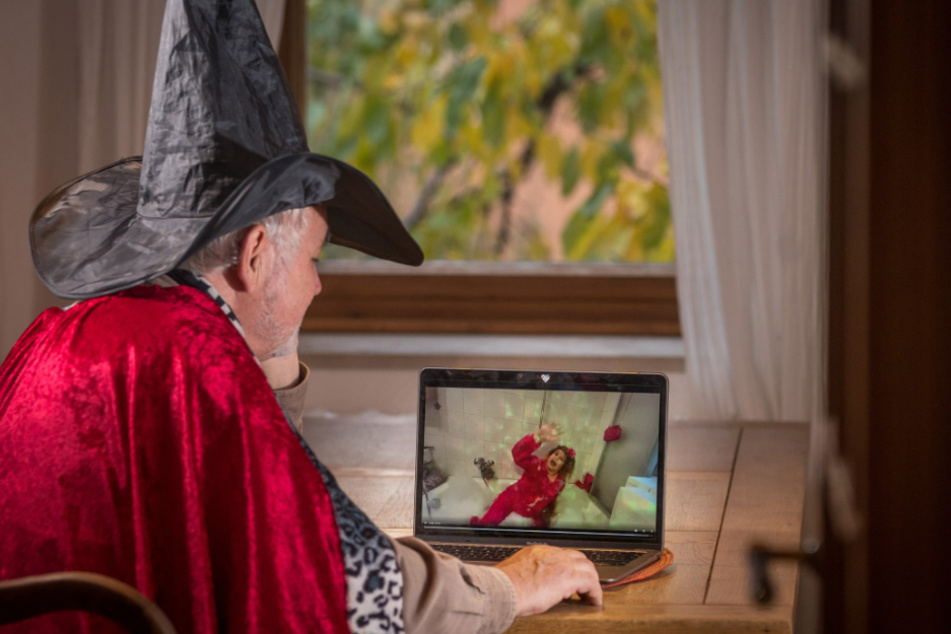 Im Internet können Dresdens Narren trotz Corona Fasching feiern. Der DCC hat dazu Videos hochgeladen.