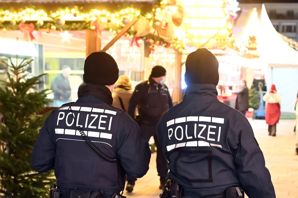 Kontrollen von Polizei und Ordnungsamt achten auf die Einhaltung von Regeln auch auf Märkten.