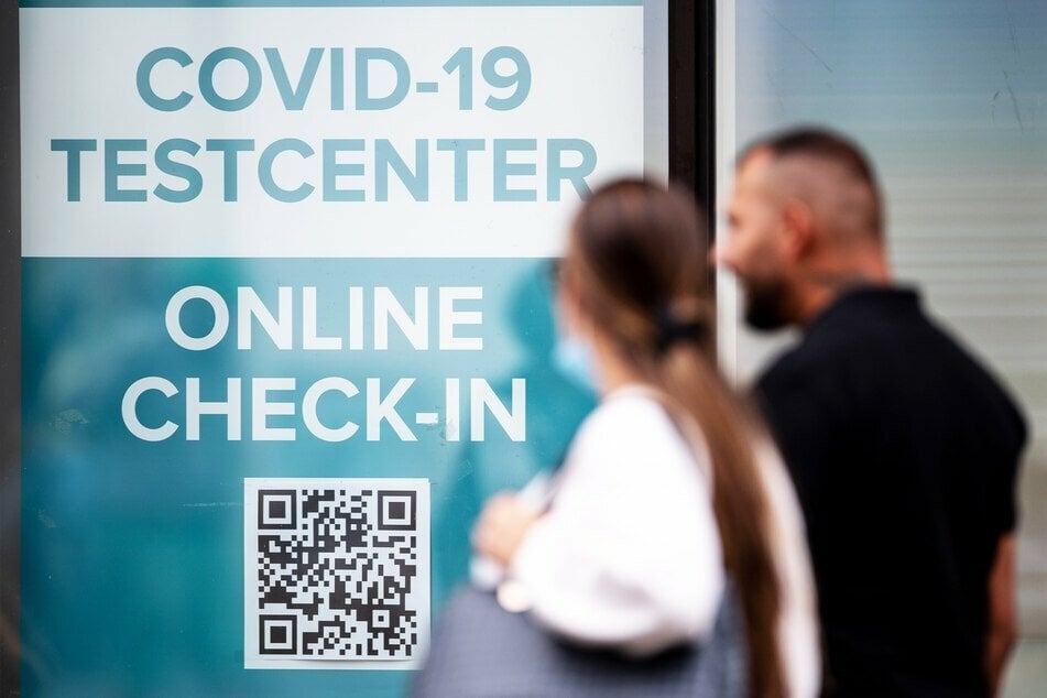 Die Finanzierung der Corona-Tests durch die Bundesregierung ist nun – wo jeder die Chance hatte, sich impfen zu lassen – ab sofort ausgelaufen. (Symbolbild)