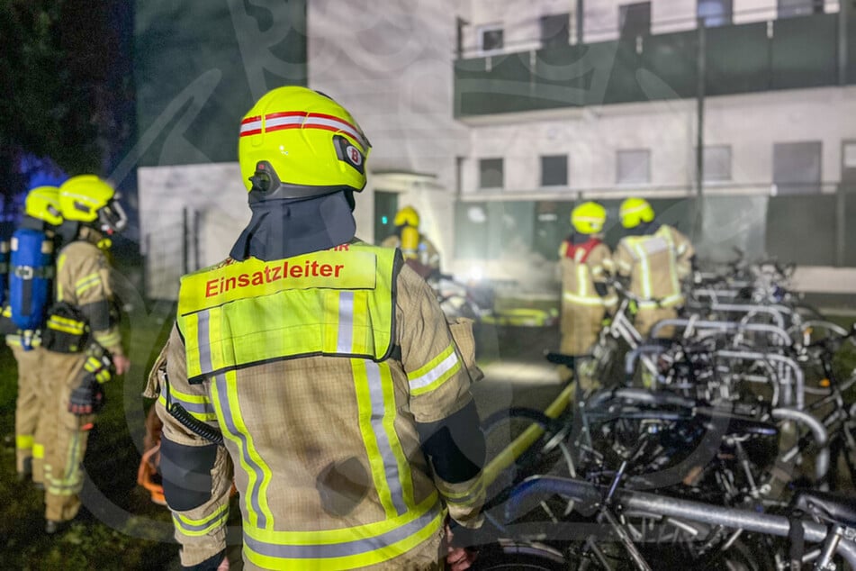 Die Feuerwehr lüftete und kontrollierte das Gebäude.