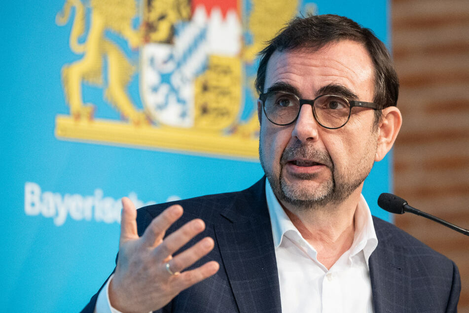 Gesundheitsminister Klaus Holetschek begrüßt die Impf-Entwicklung im Freistaat. (Archiv)