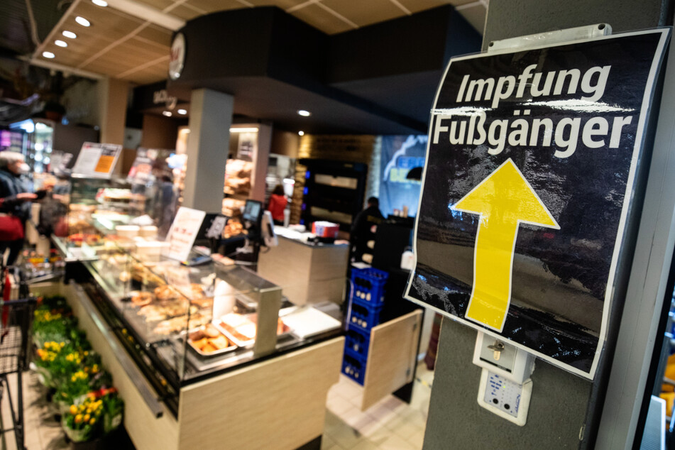 In einem Supermarkt im baden-württembergischen Pforzheim wird bereits geimpft.