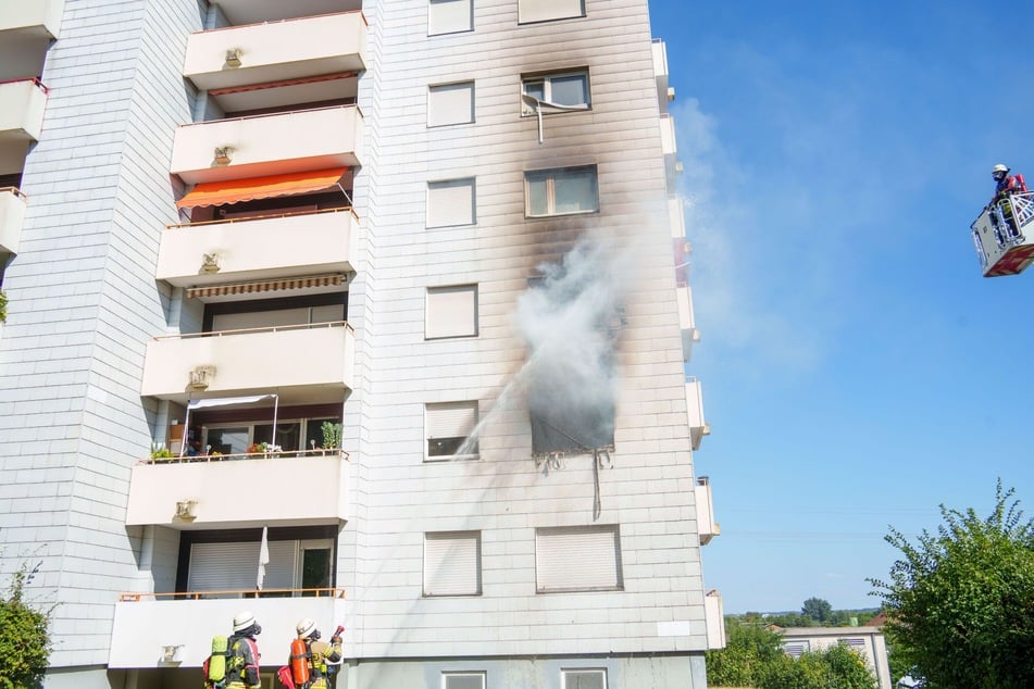 Die Feuerwehr konnte den Brand erfolgreich bekämpfen. Trotzdem blieb ein hoher Sachschaden.