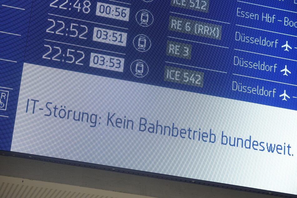 Wegen einer Funkstörung wurde der Bahnverkehr zeitweise bundesweit eingestellt.