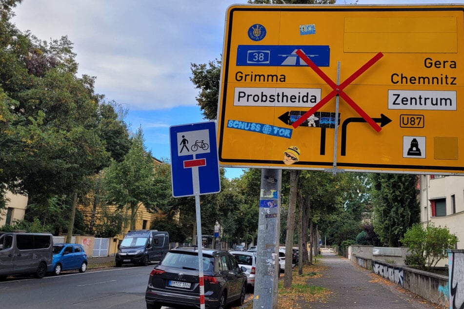 Schilder wie dieses in Stötteritz kurz vor der Prager Straße gehören schon bald der Vergangenheit an