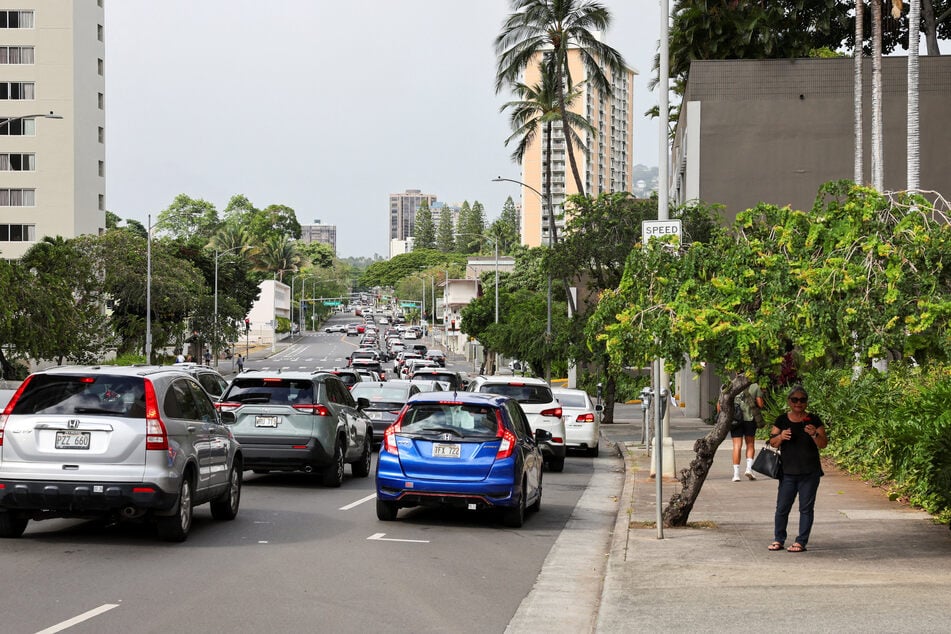With Hawaii under the highest level of tsunami alert, traffic jams began to form as people fled Honolulu.
