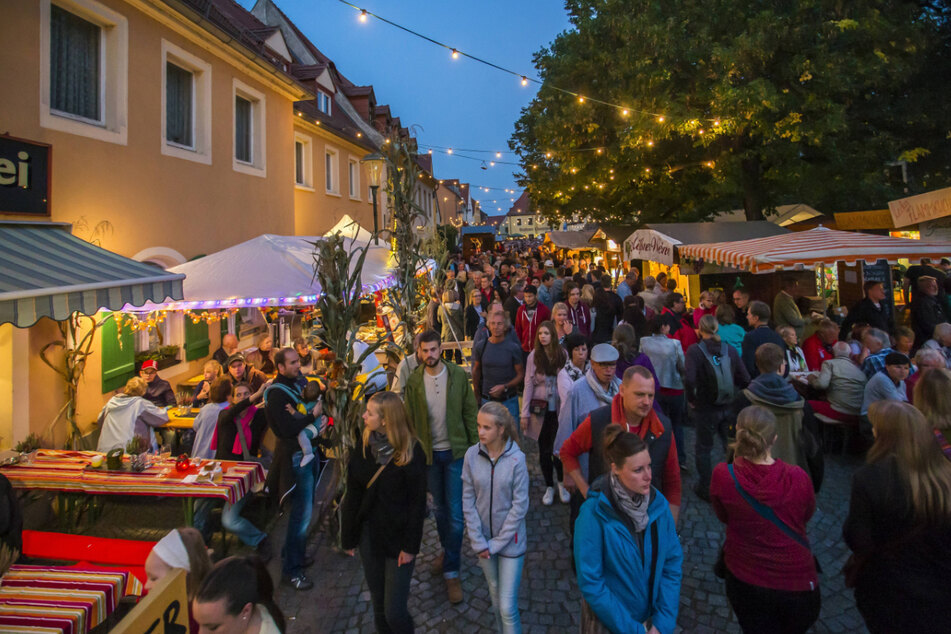 Das Wein- und Theaterfest lockt alljährlich Tausende Gäste nach Altkötzschenbroda.