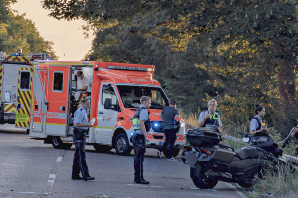 Mit Trike in Leitplanke gekracht: Hubschrauber-Einsatz für zwei Schwerverletzte