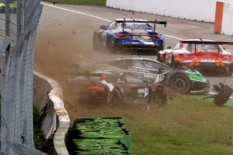 Horrorcrash beim DTM-Finale: Motorblock aus dem Auto gerissen!