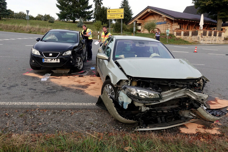 Der Renault Laguna erlitt einen besonders heftigen Schaden.