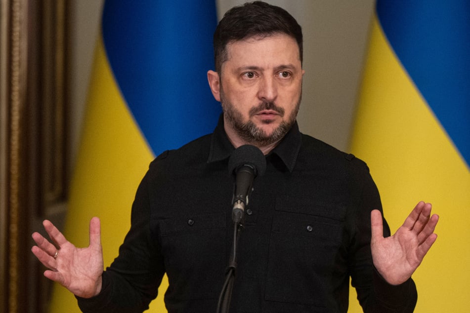Wolodymyr Selenskyj (48) bedankte sich für den Abschuss von zwei russischen Kampfflugzeugen per Videobotschaft.