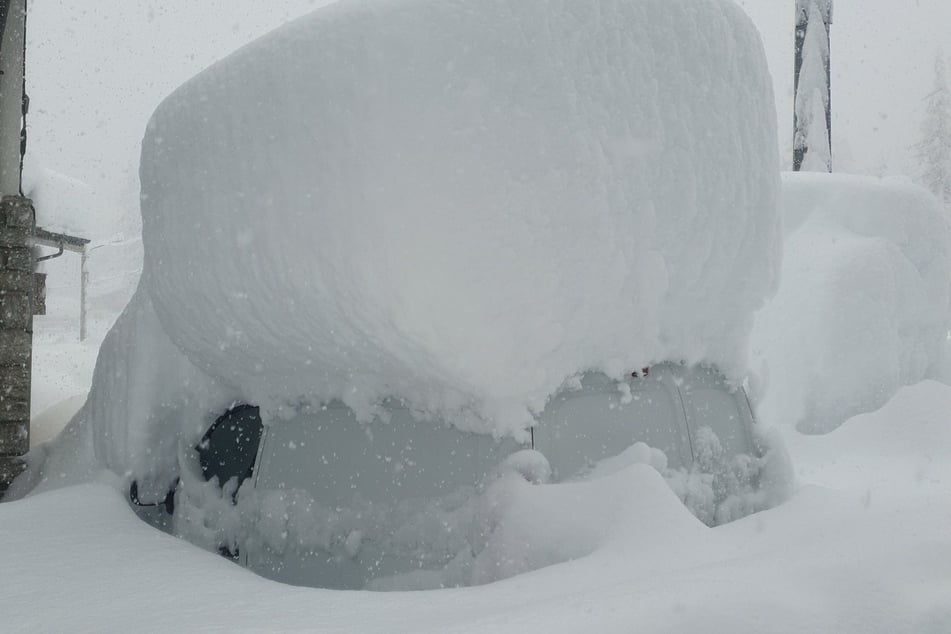 Die kleine Gemeinde wurde von den Schneemassen überrascht.