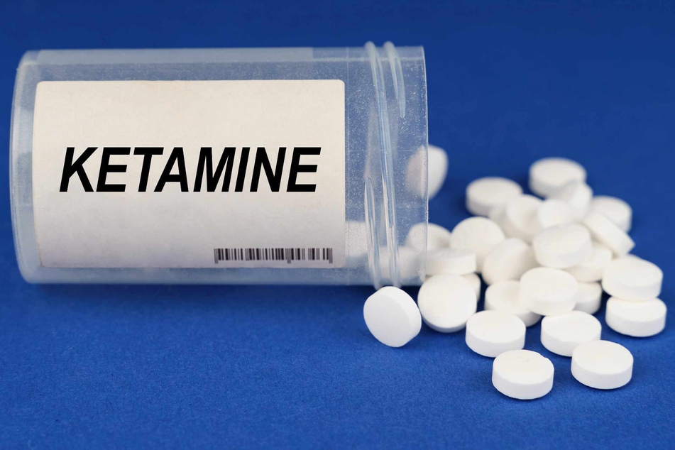 In Großbritannien ist Ketamin schon zum Preis eines Kaffees to go zu haben. Dealer bevorzugen die Droge, da ihr Status als "Klasse B" eine geringere Gefängnisstrafe bedeutet, als wenn man mit Drogen wie Kokain oder Heroin erwischt wird.