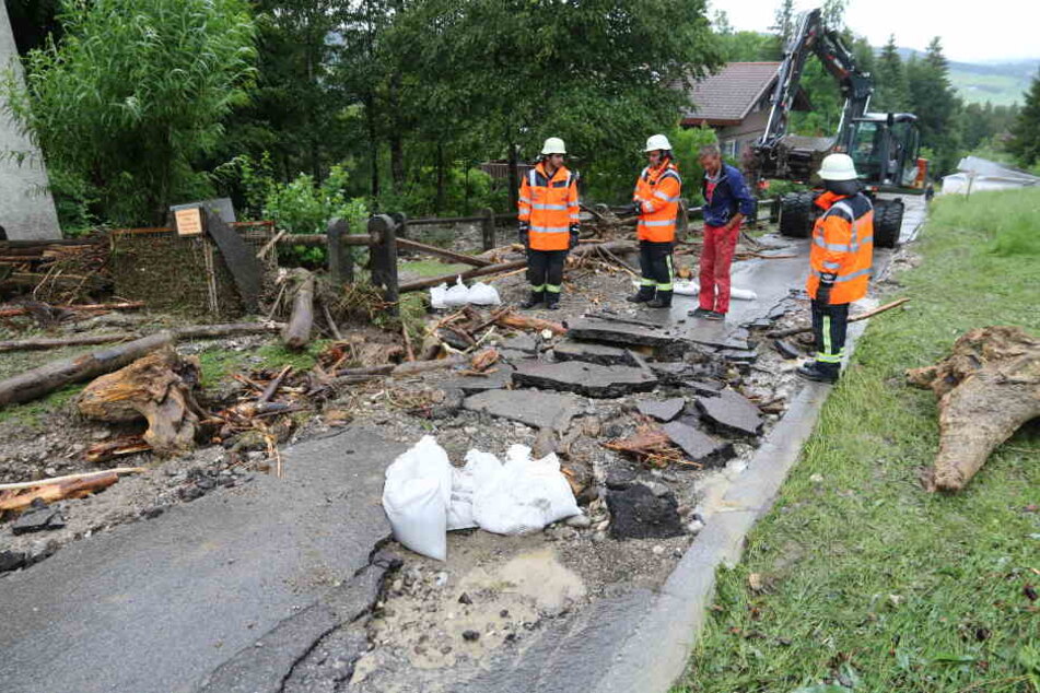 Auch im bayrischen Rettenberg herrschte Chaos nach den heftigen Unwettern.
