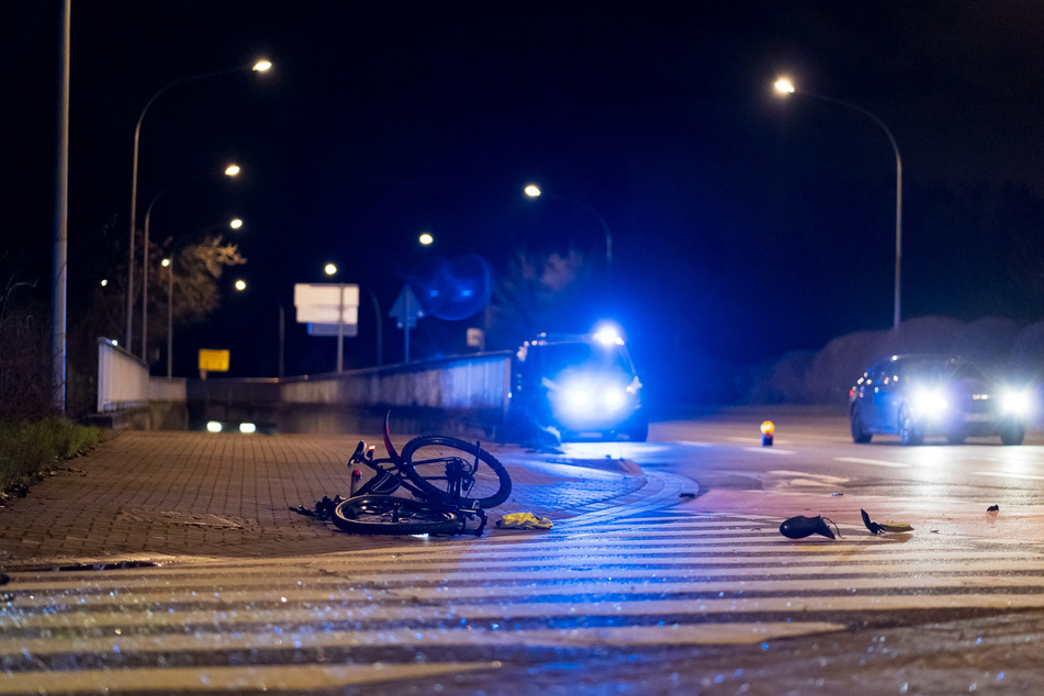 In Rüsselsheim kam es am Freitagabend zu einem Unfall mit anschließender Fahrerflucht zwischen einem Auto- und einem Radfahrer.