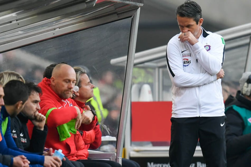 Ganz und gar nicht zufrieden: Aue-Coach Dirk Schuster.