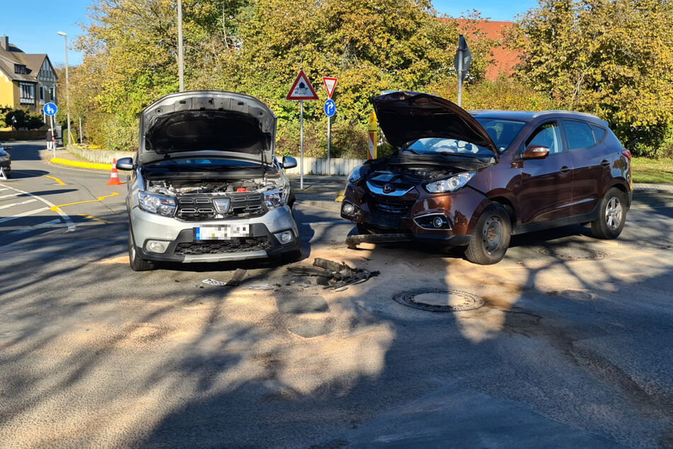 An der Ecke Russenstraße und Zuckelhausener Ring im Leipziger Stadtteil Holzhausen ist es am Montagmorgen zu einem Unfall gekommen.