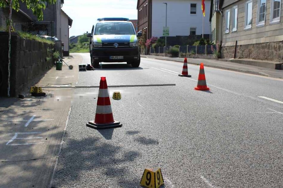 Radler von Laster überrollt und lebensgefährlich verletzt: Wer kennt das Opfer?