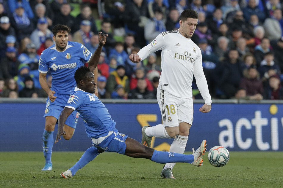 Fällt derzeit mehr durch Eskapaden auf: Ex-Eintracht-Stürmer Luka Jovic (r.).
