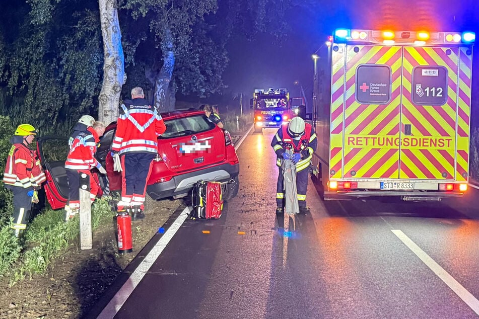 Auf einer Landstraße in Niedersachsen hat es einen tödlichen Unfall gegeben.