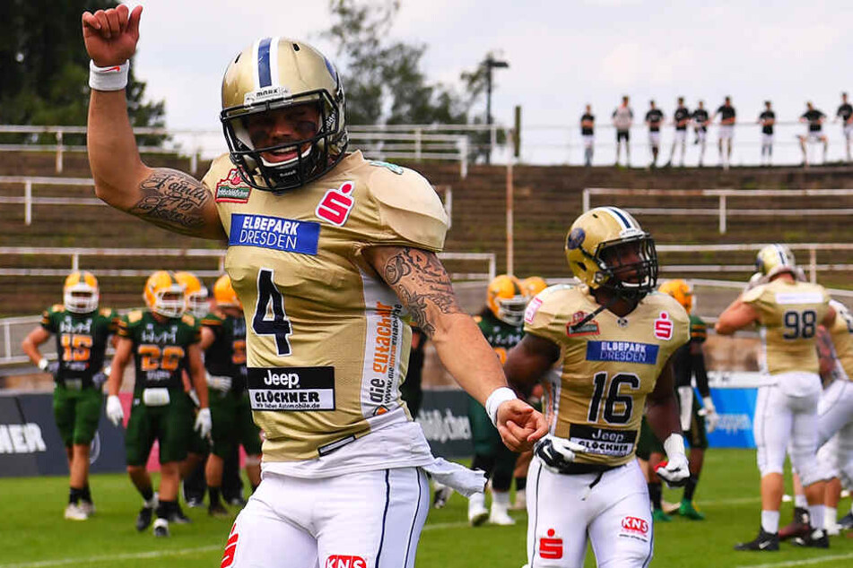 Quarterback Zack Greenlee bejubelt einen Touchdown. Der Quarterback war nach seiner Rippenprellung zur Überraschung aller wieder fit.