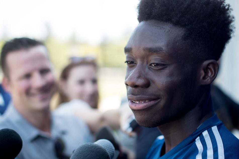Alphonso Davies aus Kanada wurde vom FC Bayern München unter Vertrag genommen.