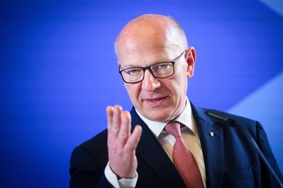 Berlin: "Unzumutbar": Kai Wegner fordert Preisdeckel für Kraftstoff